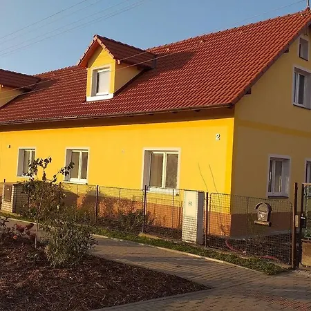 Apartma Pro Hosty Ve Starem Dvore C. 2
