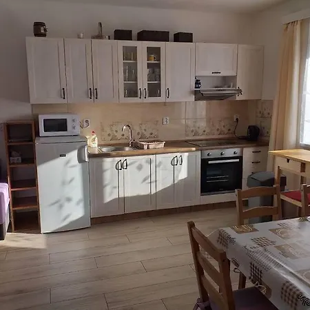 Apartma Pro Hosty Ve Starem Dvore C. 2 Lägenhet Třemošnice