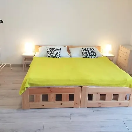Apartma Pro Hosty Ve Starem Dvore C. 2 Lägenhet