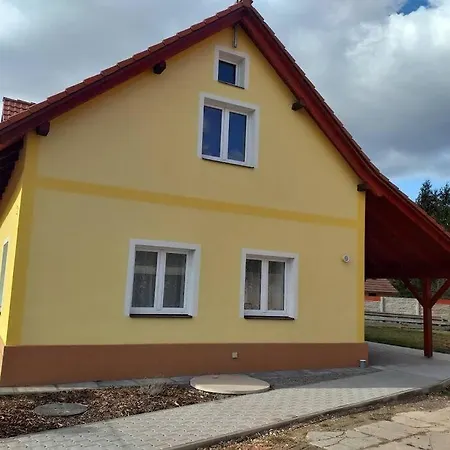 Apartma Pro Hosty Ve Starem Dvore C. 2 Lägenhet Třemošnice