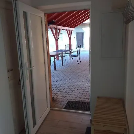 Apartma Pro Hosty Ve Starem Dvore C. 2 Lägenhet *
